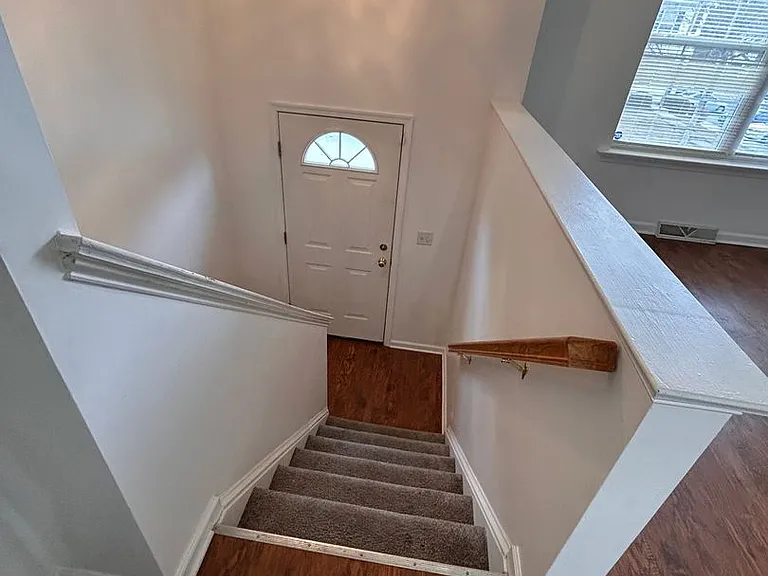 114 Farmhouse Ln — Photo 6