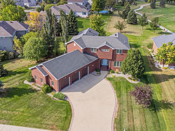 2075 Rose Creek Blvd S, Fargo, ND 58104