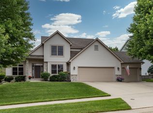 2391 Crimson Ridge Cir NW, Rochester, MN 55901