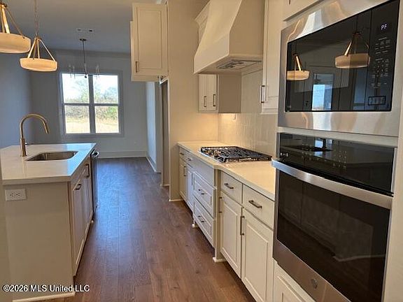 4th image of 436 Baleigh Way