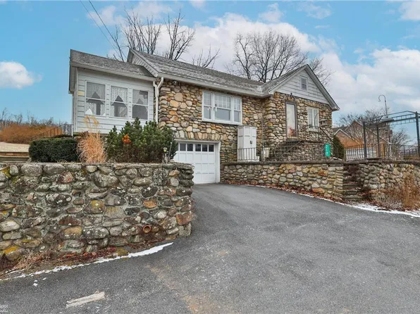 217 Adams Ave, Saylorsburg, PA 18353
