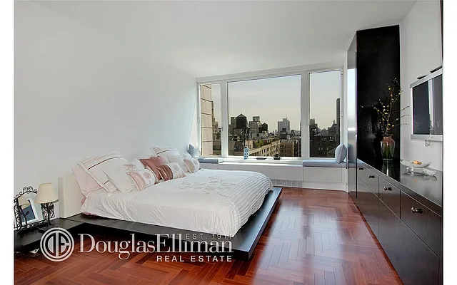 Sold by Douglas Elliman | media 36