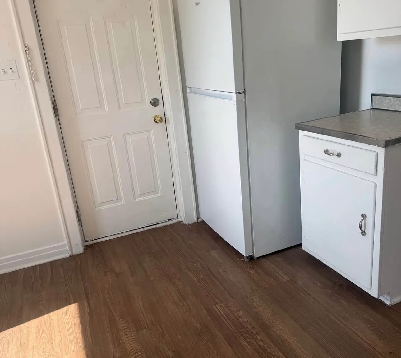 3 bed, $1,200 — Photo 4