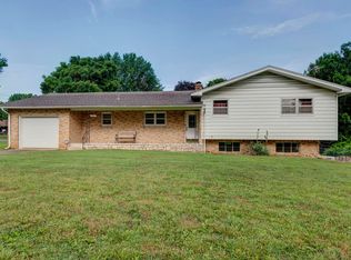 903 Morgan Ave, Aurora, MO 65605