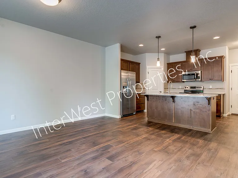 10317 NE 61st Cir — Photo 13
