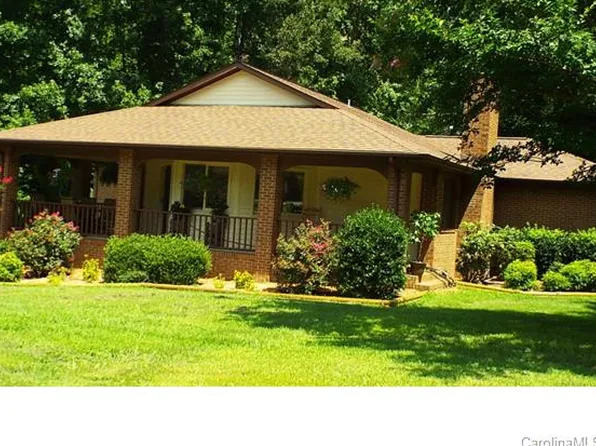 229 S Lineberry St, Troy, NC 27371