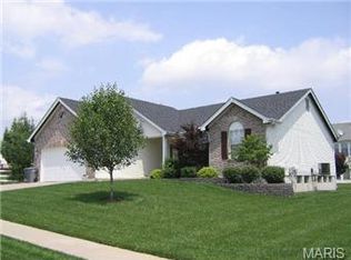 30 Lace Bark Ct, O'Fallon, MO 63368