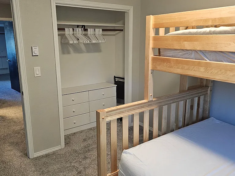 1802 W Lincoln St #13 — Photo 6