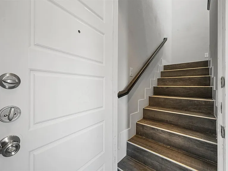 204 S Getzendaner St #2 — Photo 11