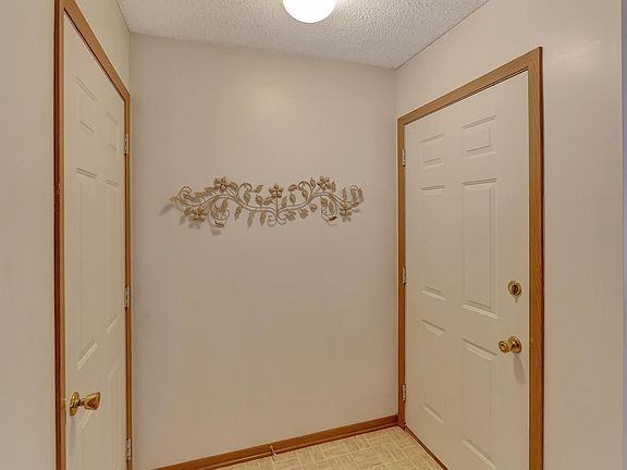 4th image of 516 NW 17th Cir