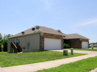710-712 E Daniels St, Ozark, MO 65721