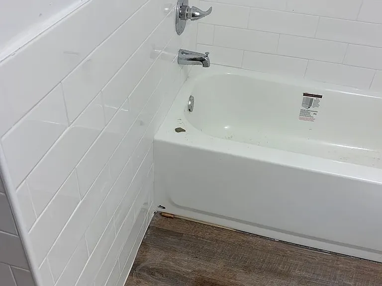 707 Saint Clair Ave — Photo 2