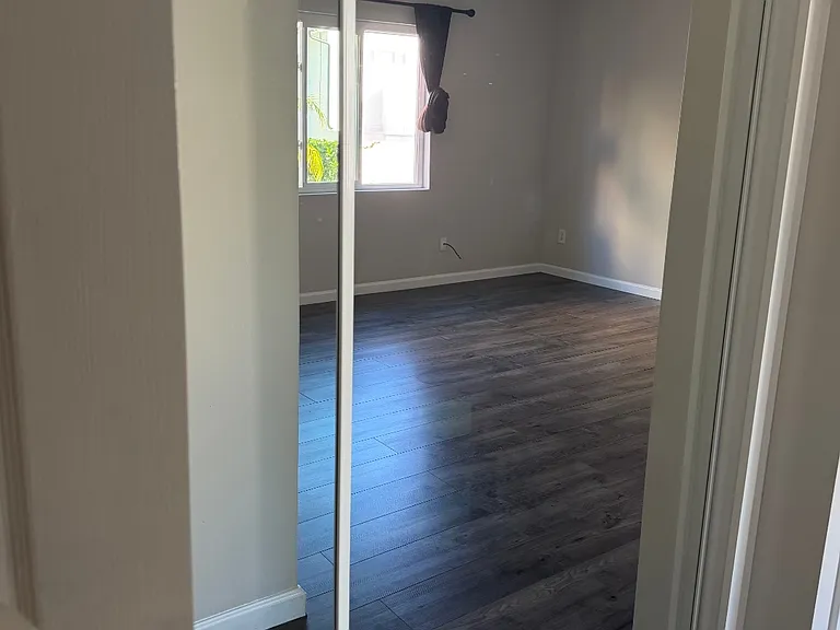 512 E Ave — Photo 18