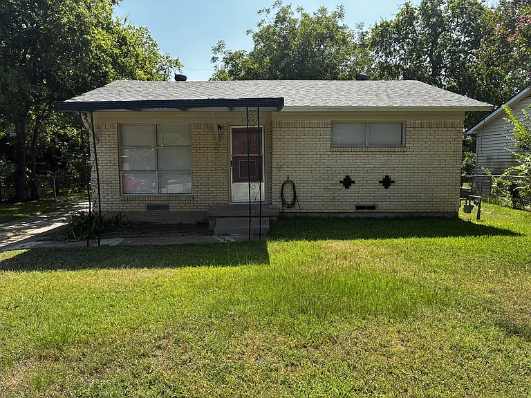 1100 Powell Cir — Photo 1