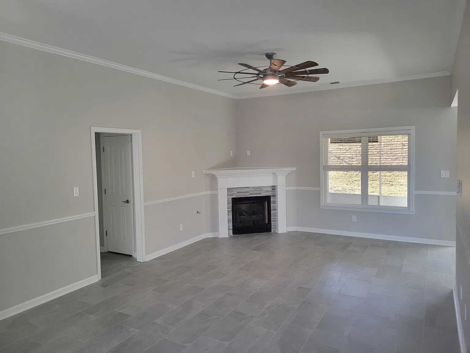 4 bed, 2537 sqft, $2,695 — Photo 2