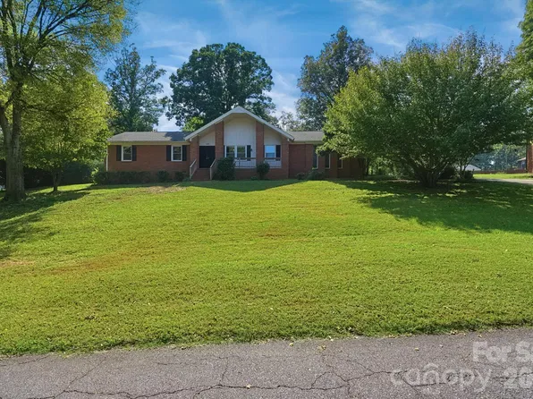 6205 Ferncliff Dr NW, Concord, NC 28027
