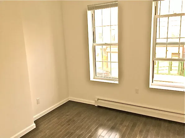 194 Howard Avenue image 2 of 20