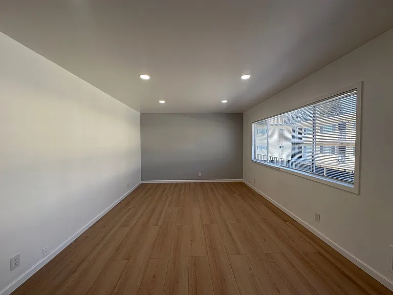 3806 39th Ave — Photo 11