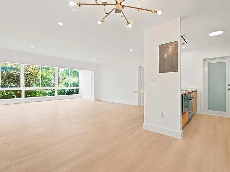 260 Sunrise Dr #E — Photo 4