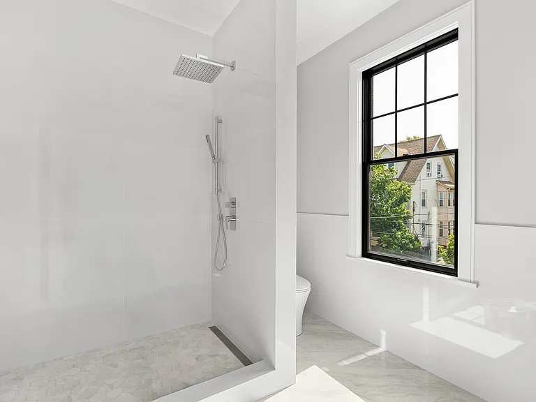 34 Pinckney St #1 — Photo 2