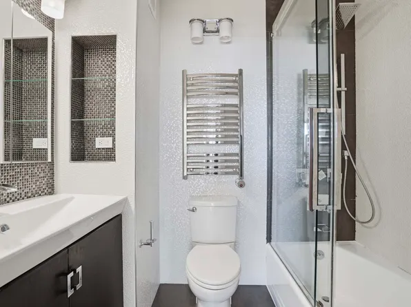 300 East 93rd Street image 13 of 23