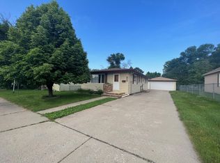 805 18th St NW, Minot, ND 58703