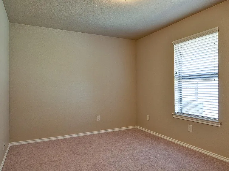 316 Bremen Dr — Photo 18