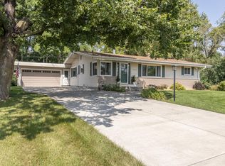 14130 Lilly Heights Dr, Brookfield, WI 53005