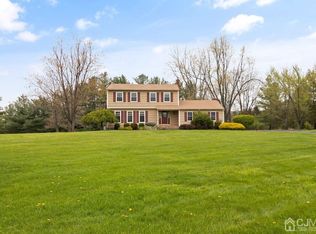 13 Dorset Ln, Whitehouse Station, NJ 08889