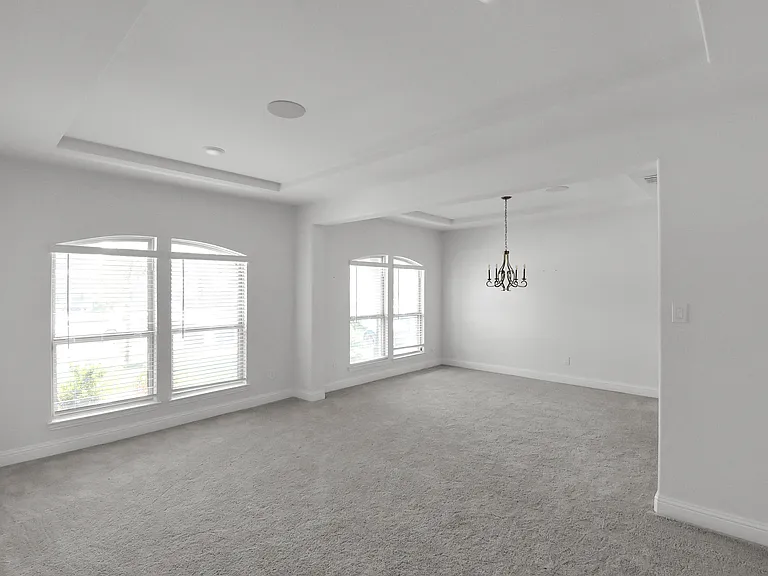 913 Peabody Dr — Photo 4