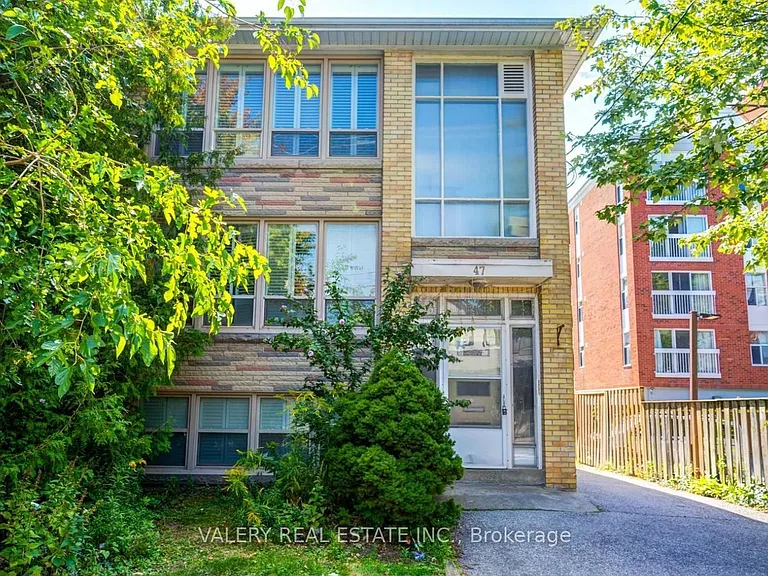 47 Ranleigh Ave #301 — Photo 20