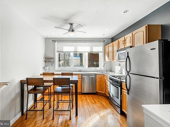 4th image of 1815 Bainbridge St #1
