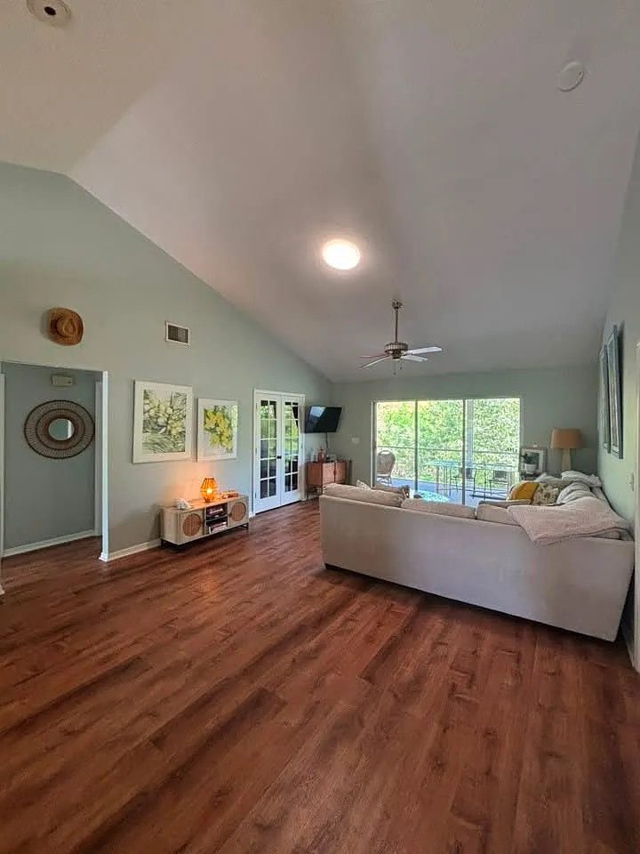 3 bed, 1432 sqft, $3,300 — Photo 1