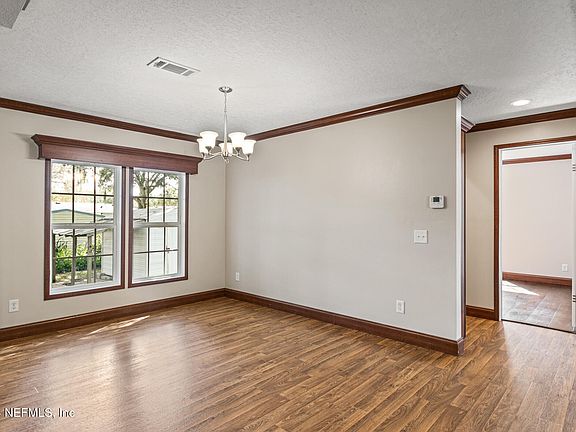 5th image of 364 SHADY OAK Circle