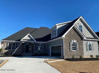 408 Southbridge Ct, Winterville, NC 28590