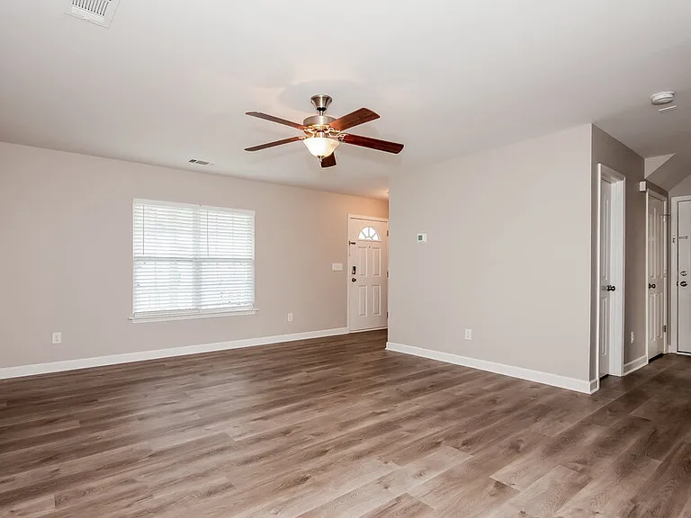 4709 Brewer Dr — Photo 4
