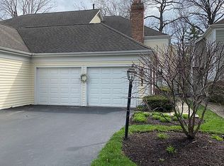 821 Suffield Sq, Lincolnshire, IL