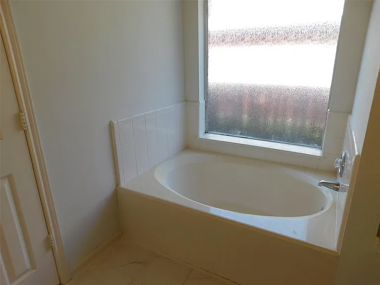 3702 Heritage Colony Dr — Photo 20