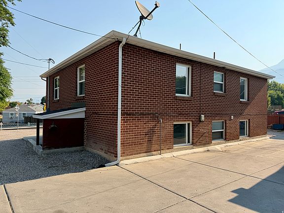 4th image of 783 40th St