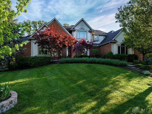 1032 Whispering Pines Ln, Dayton, OH 45458