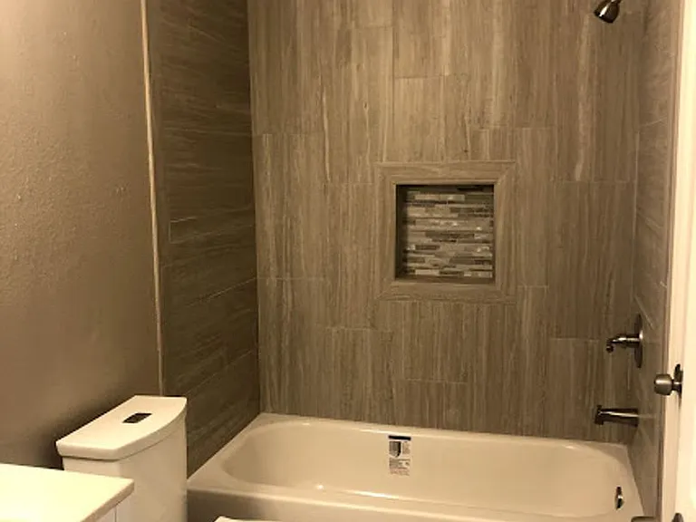 166 Varsity Dr — Photo 20