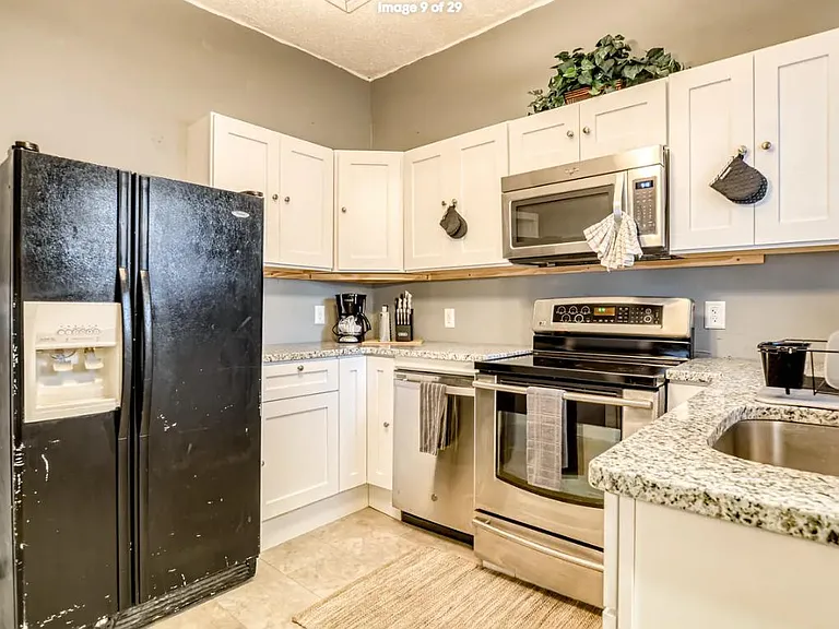512 Nicoll St — Photo 8