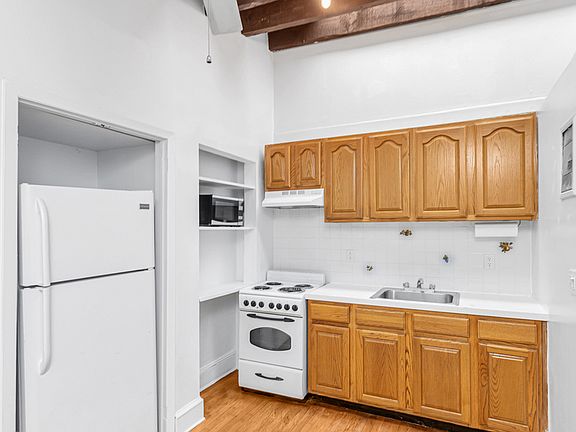 3rd image of 24 Washington Sq N APT 4R