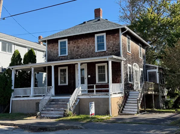 44 Central Ave, Hull, MA 02045