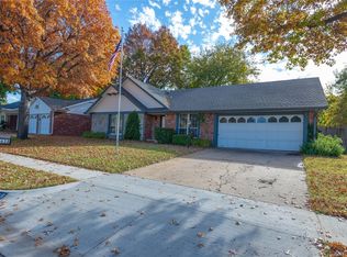 9658 E 27th St, Tulsa, OK 74129