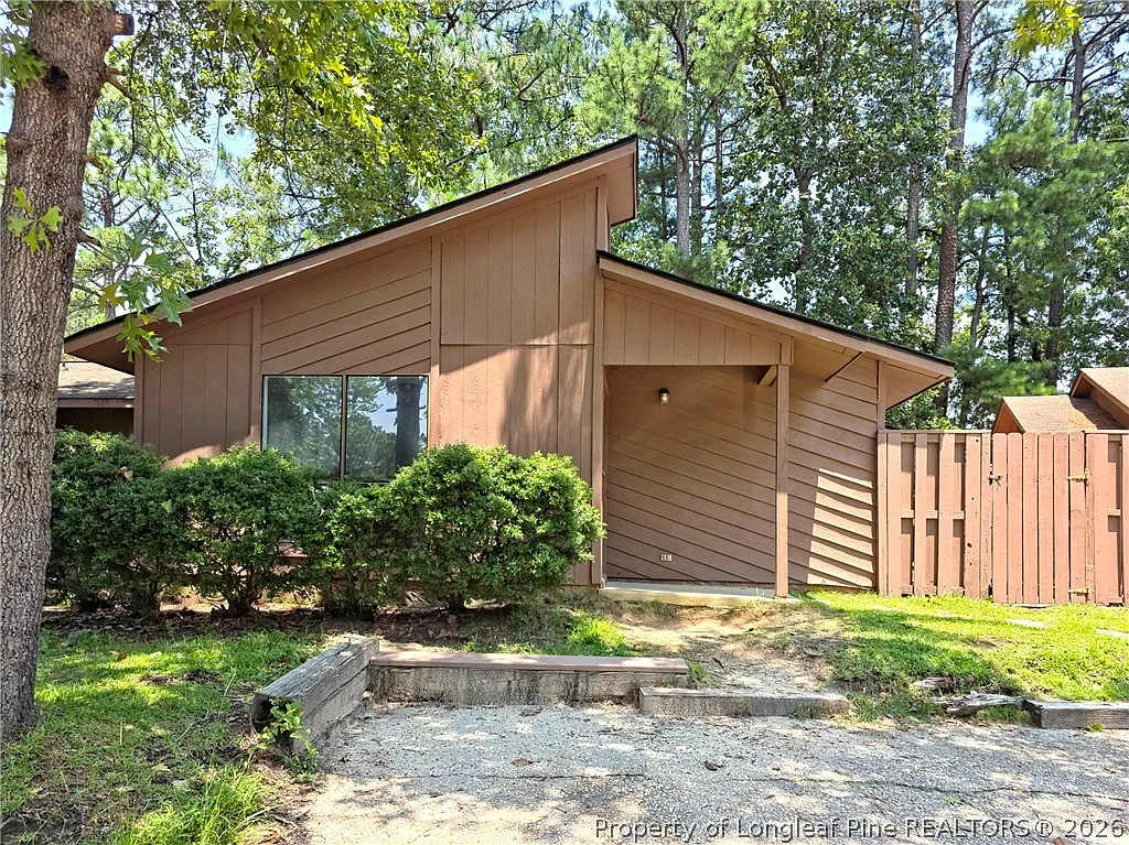 2 bed, 2.0 bath, 948 sqft, $1,050 — Photo 1