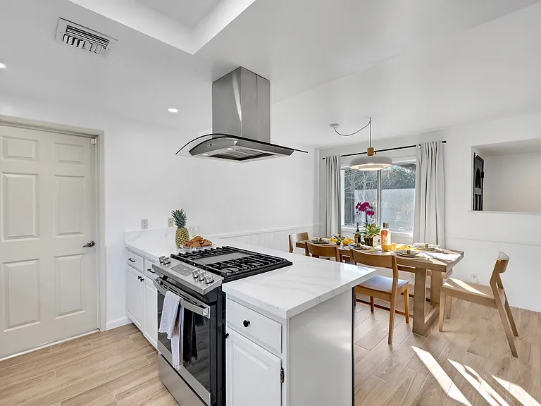 535 N Cerritos Ave — Photo 34