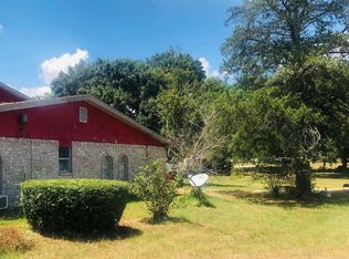 425 Greenfield Rd, Hempstead, TX 77445