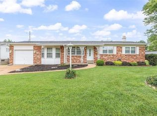 9511 Antigo Dr, Saint Louis, MO 63123