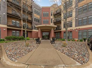 150 E Travelers Trl APT 419, Burnsville, MN 55337